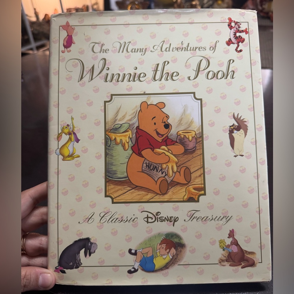 Winnie the Pooh Classic Disney Treasury - hardcover book